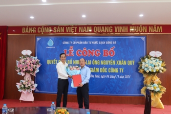 LỄ CÔNG BỐ QUYẾT ĐỊNH BỔ NHIỆM LẠI CHỨC DANH TỔNG GIÁM ĐỐC CÔNG TY CỔ PHẦN ĐÂU TƯ NƯỚC SẠCH SÔNG ĐÀ